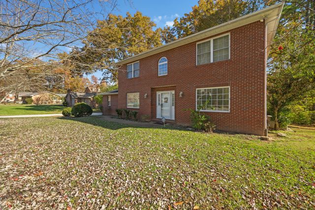 1105 Walton Ln, Cookeville, TN 38501