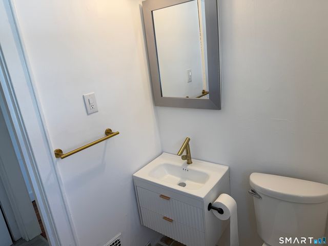 41 South Street, Plymouth, CT 06782