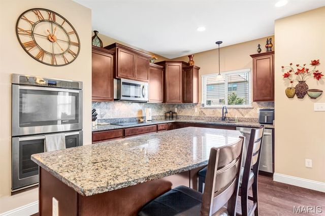 221 Oakhurst Circle, O'fallon, MO 63367