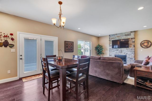 221 Oakhurst Circle, O'fallon, MO 63367