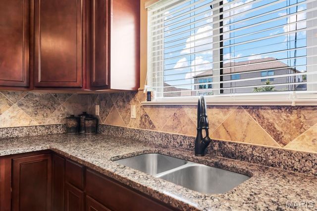 221 Oakhurst Circle, O'fallon, MO 63367