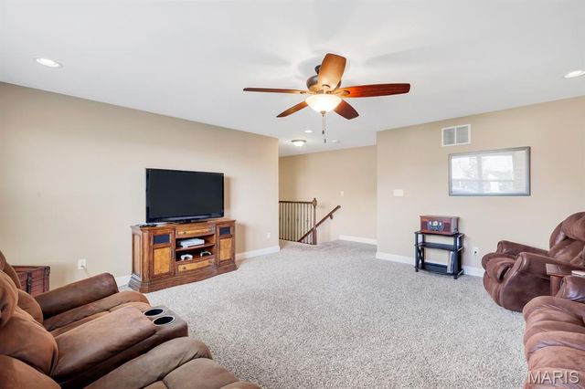 221 Oakhurst Circle, O'fallon, MO 63367