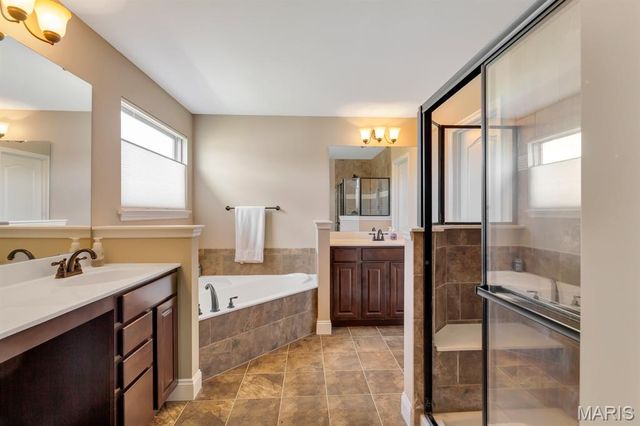 221 Oakhurst Circle, O'fallon, MO 63367