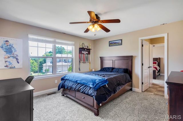 221 Oakhurst Circle, O'fallon, MO 63367