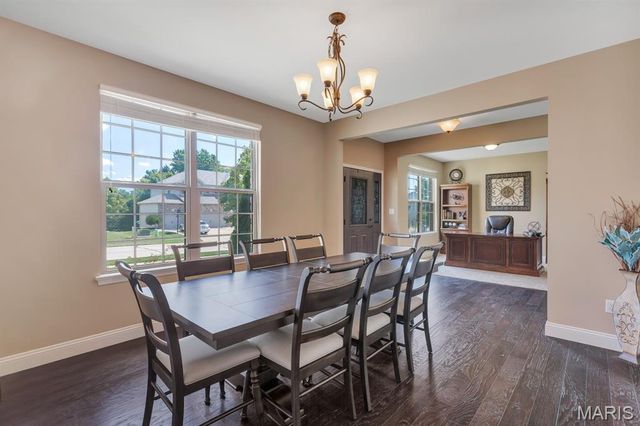 221 Oakhurst Circle, O'fallon, MO 63367