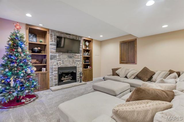221 Oakhurst Circle, O'fallon, MO 63367