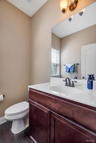 221 Oakhurst Circle, O'fallon, MO 63367
