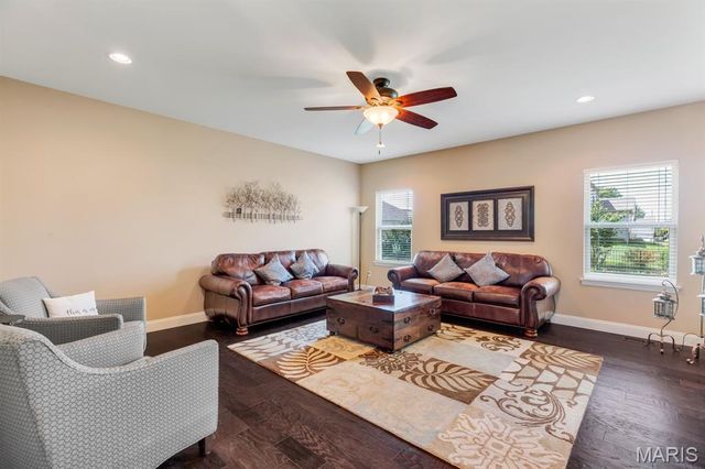221 Oakhurst Circle, O'fallon, MO 63367