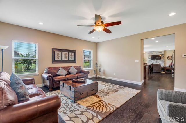 221 Oakhurst Circle, O'fallon, MO 63367