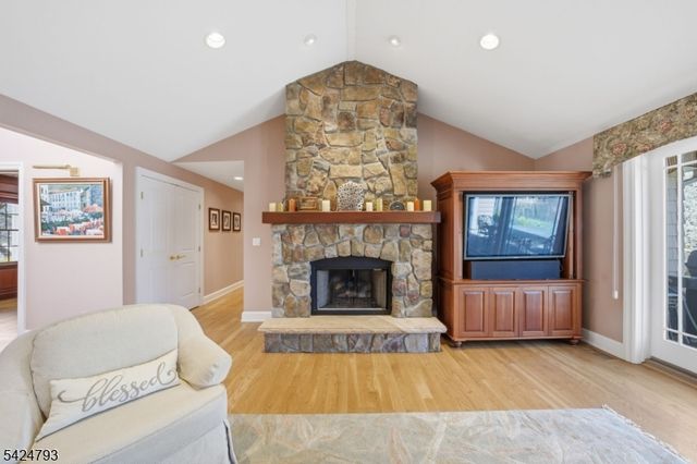 11 Dells Dr, Denville Twp., NJ 07834