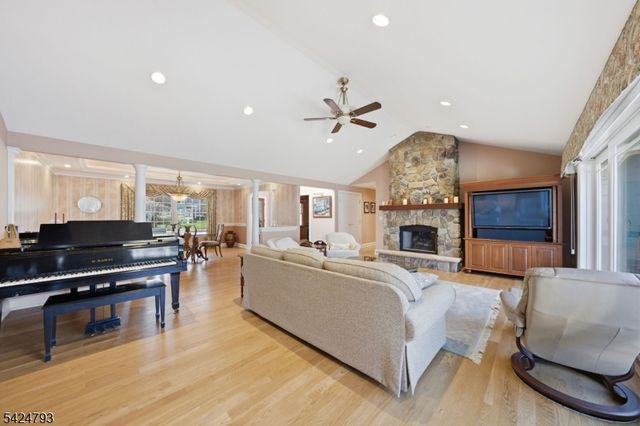 11 Dells Dr, Denville Twp., NJ 07834