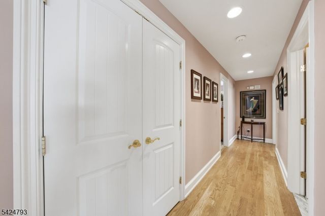 11 Dells Dr, Denville Twp., NJ 07834