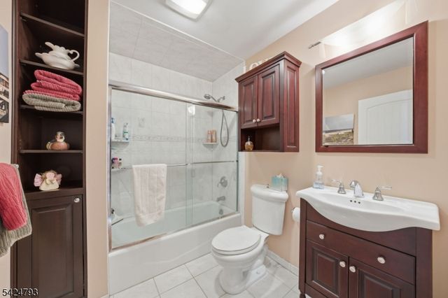 11 Dells Dr, Denville Twp., NJ 07834