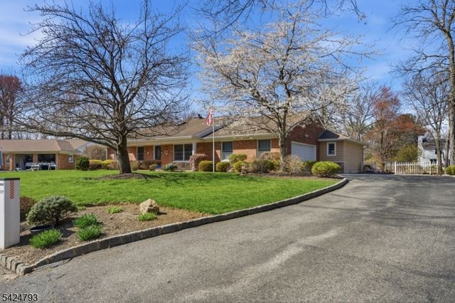 11 Dells Dr, Denville Twp., NJ 07834