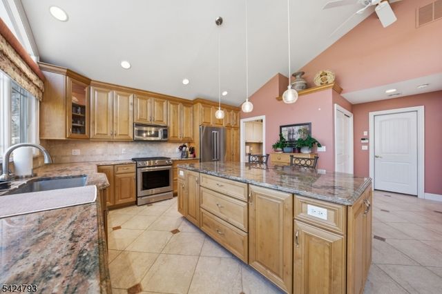 11 Dells Dr, Denville Twp., NJ 07834