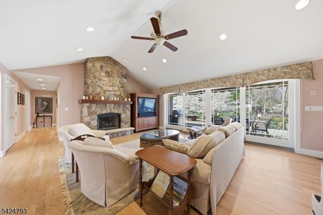 11 Dells Dr, Denville Twp., NJ 07834