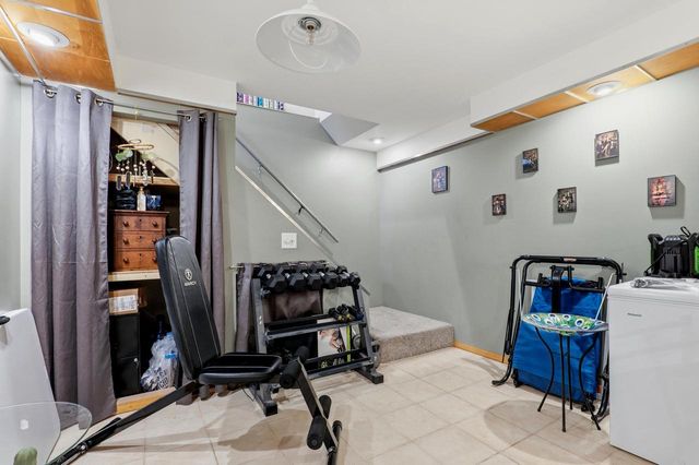 1221 Summit STREET, Manitowoc, WI 54220