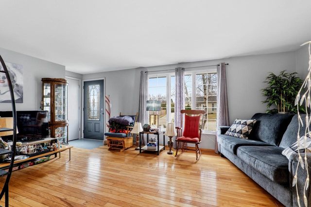 1221 Summit STREET, Manitowoc, WI 54220