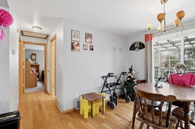 1221 Summit STREET, Manitowoc, WI 54220