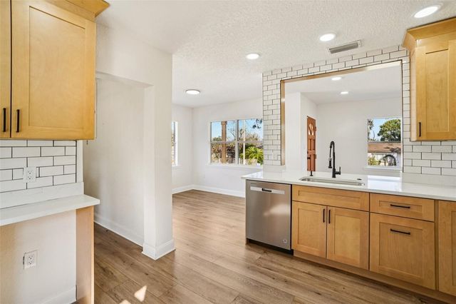 13929 2ND STREET, Dade City, FL 33525