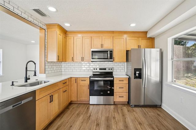 13929 2ND STREET, Dade City, FL 33525