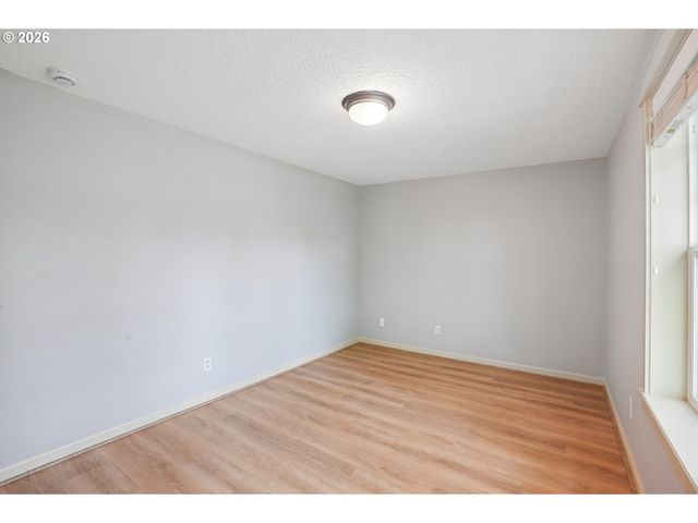 4515 Se GLADSTONE St, Portland, OR 97206