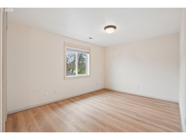 4515 Se GLADSTONE St, Portland, OR 97206