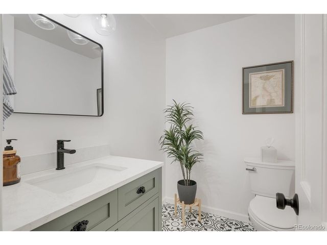 5447 S Iola Way, Englewood, CO 80111