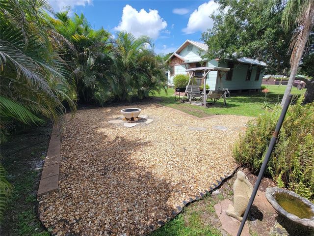 900 BOKHARA PLACE, Sarasota, FL 34232
