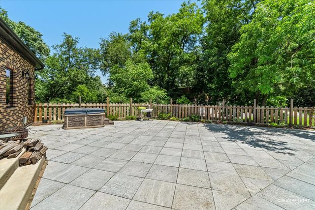 19W676 99th Street, Lemont, IL 60439
