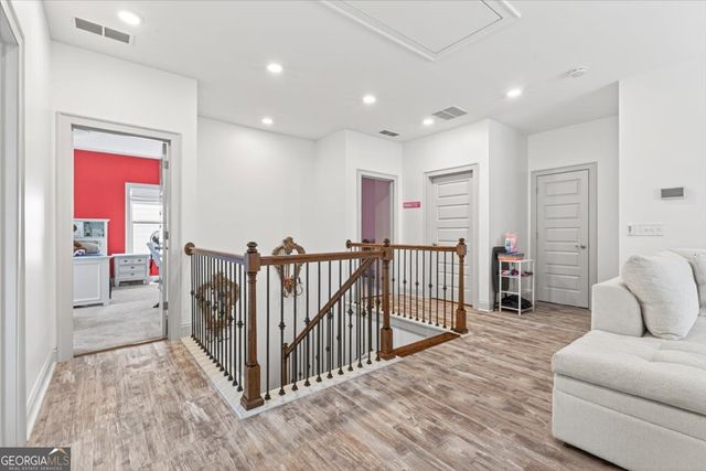 123 Grove View Road, Woodstock, GA 30189