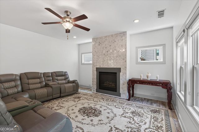 123 Grove View Road, Woodstock, GA 30189