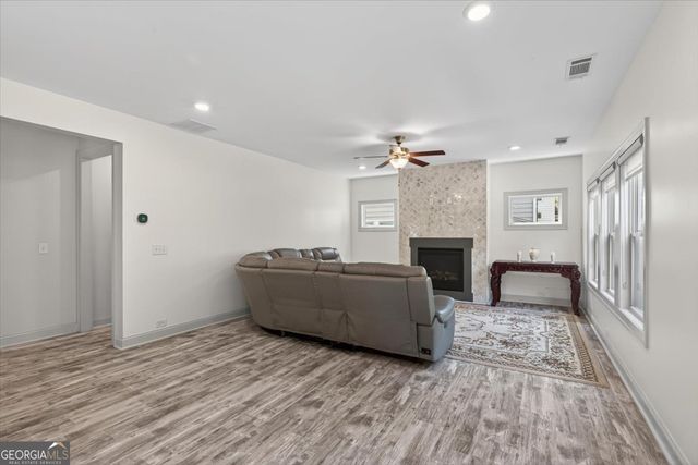 123 Grove View Road, Woodstock, GA 30189