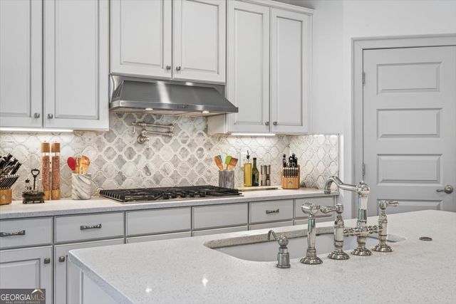123 Grove View Road, Woodstock, GA 30189