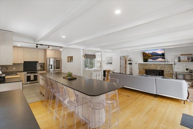 41-43 Cranberry Hill Road, Winhall, VT 05340