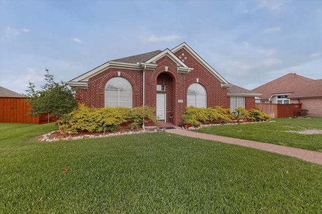 4006 Watersedge Drive, Rowlett, TX 75088