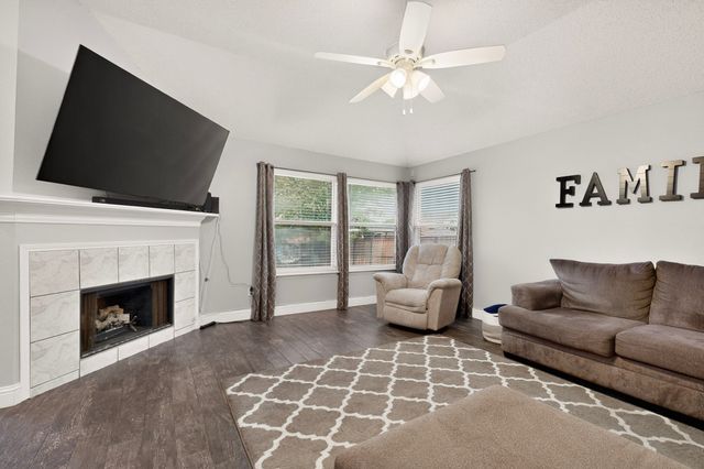 4006 Watersedge Drive, Rowlett, TX 75088
