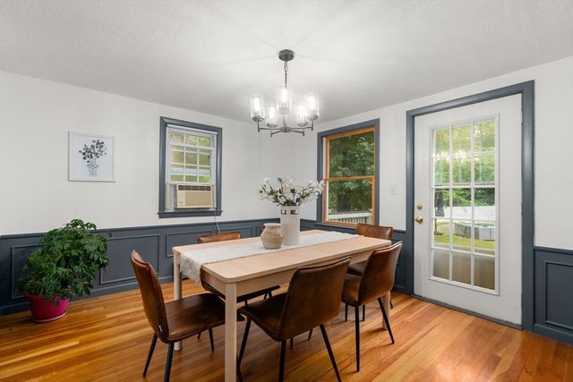 10 Locust Street, Burlington, MA 01803