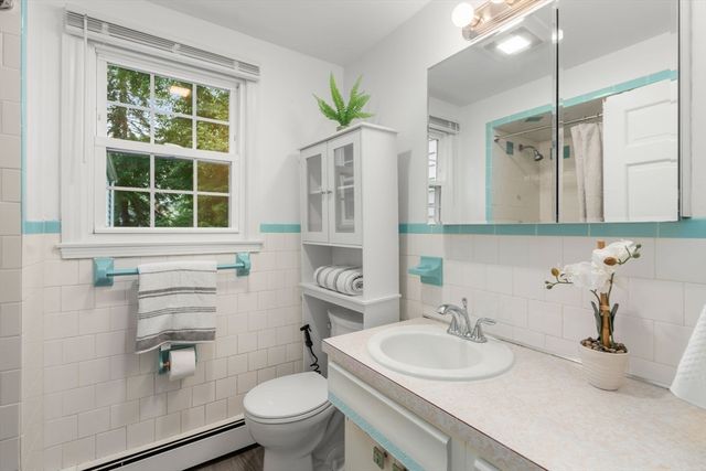 10 Locust Street, Burlington, MA 01803