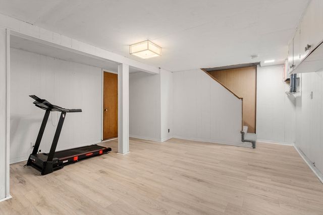 10 Locust Street, Burlington, MA 01803