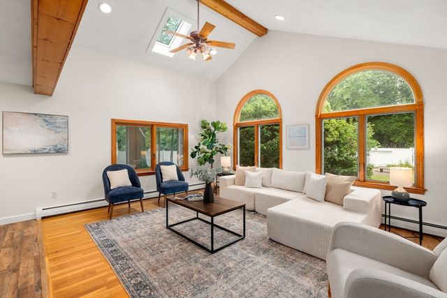 10 Locust Street, Burlington, MA 01803