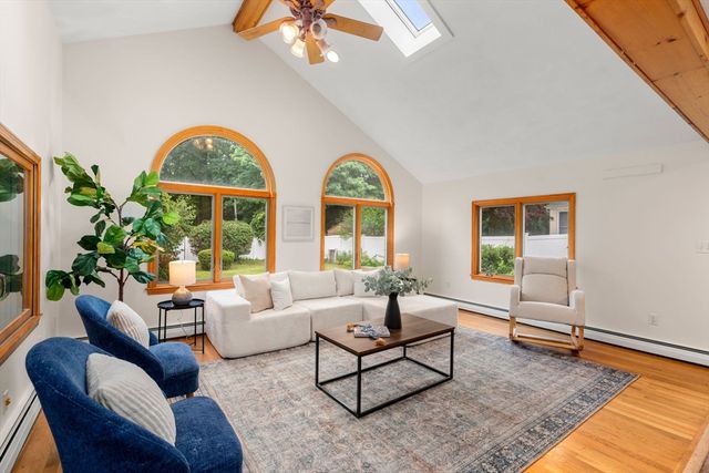 10 Locust Street, Burlington, MA 01803