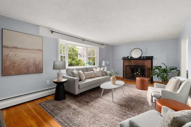 10 Locust Street, Burlington, MA 01803
