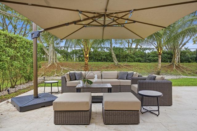 19518 S Whitewater Avenue, Weston, FL 33332