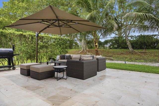 19518 S Whitewater Avenue, Weston, FL 33332