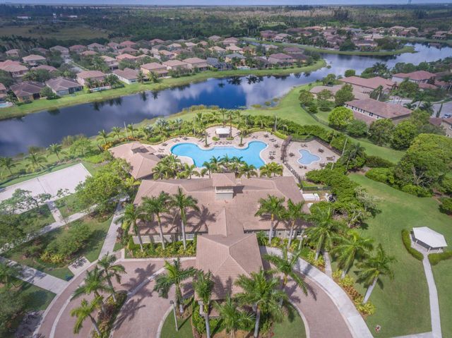 19518 S Whitewater Avenue, Weston, FL 33332