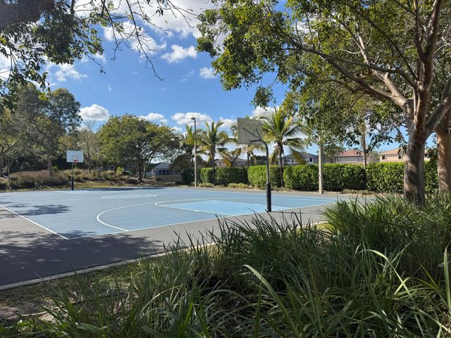 19518 S Whitewater Avenue, Weston, FL 33332