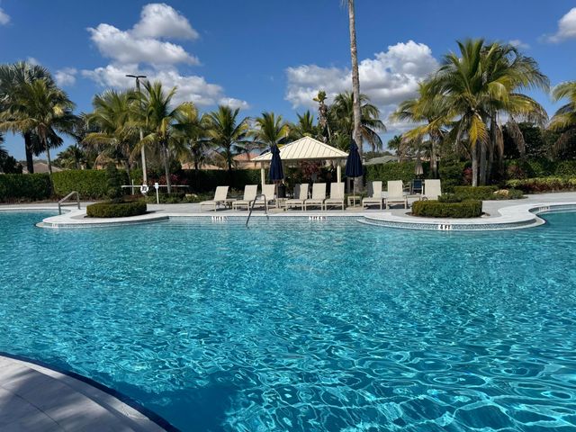 19518 S Whitewater Avenue, Weston, FL 33332