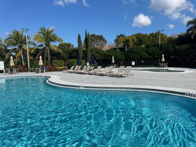 19518 S Whitewater Avenue, Weston, FL 33332