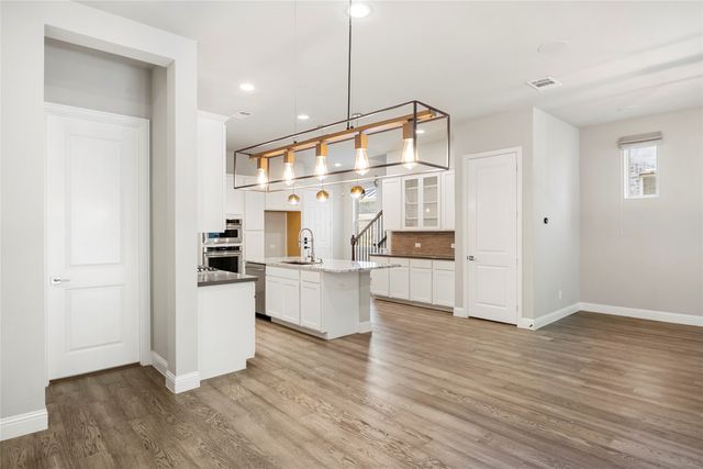 8145 Snapdragon Way, Dallas, TX 75252